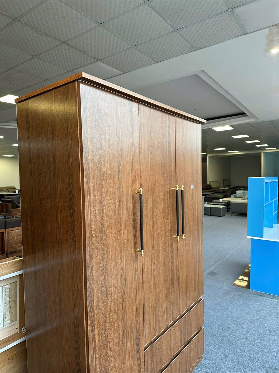 Tủ quần áo nhựa PVC TOKA trưng bày tại showroom